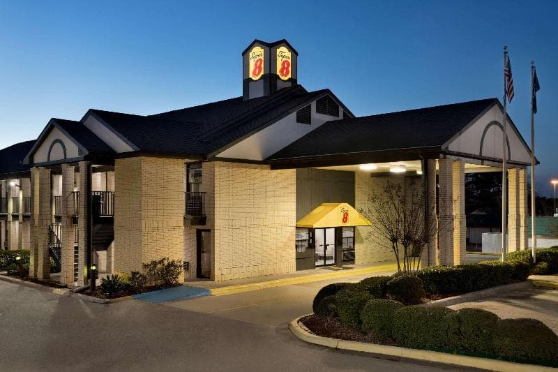 Super 8 by Wyndham Ruston 5