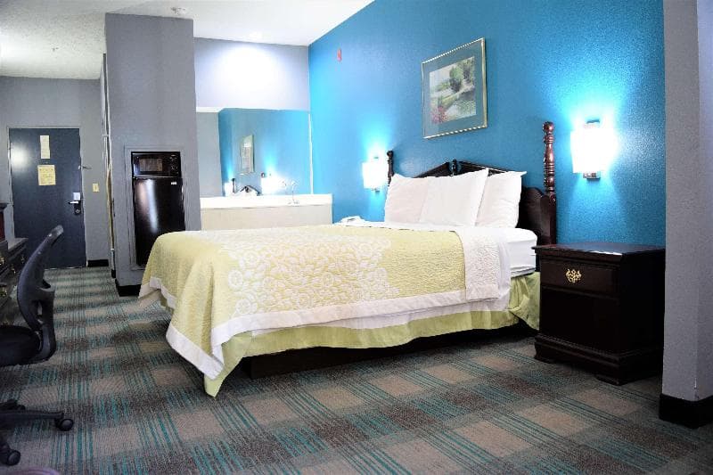 Days Inn by Wyndham Montgomery photo 1