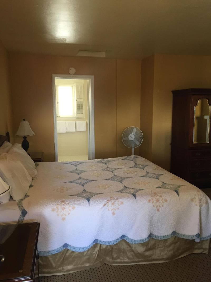 Carmel Wayfarer Inn 5