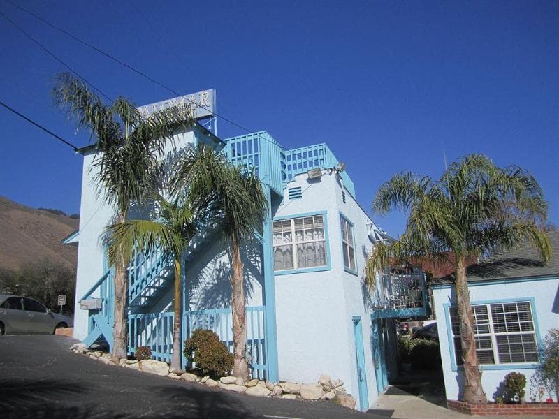 The Palomar Inn main