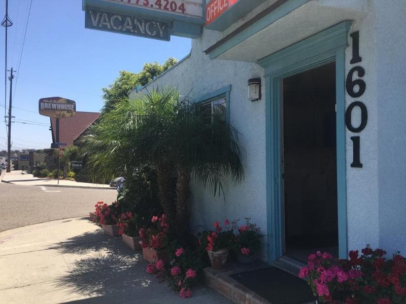 The Palomar Inn 2