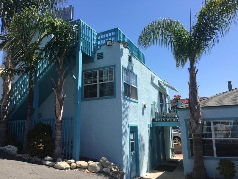 The Palomar Inn 3