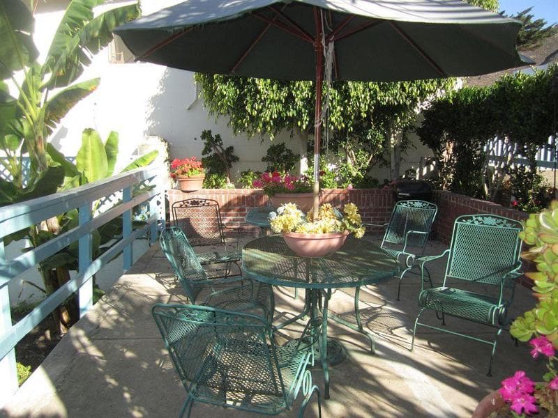 The Palomar Inn 5