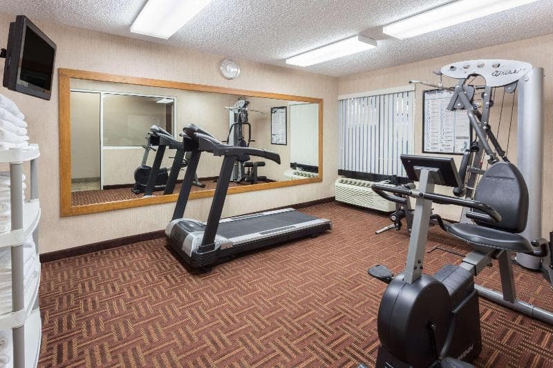 Super 8 By Wyndham Madison South 3