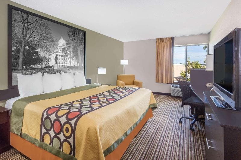 Super 8 By Wyndham Madison South photo 1