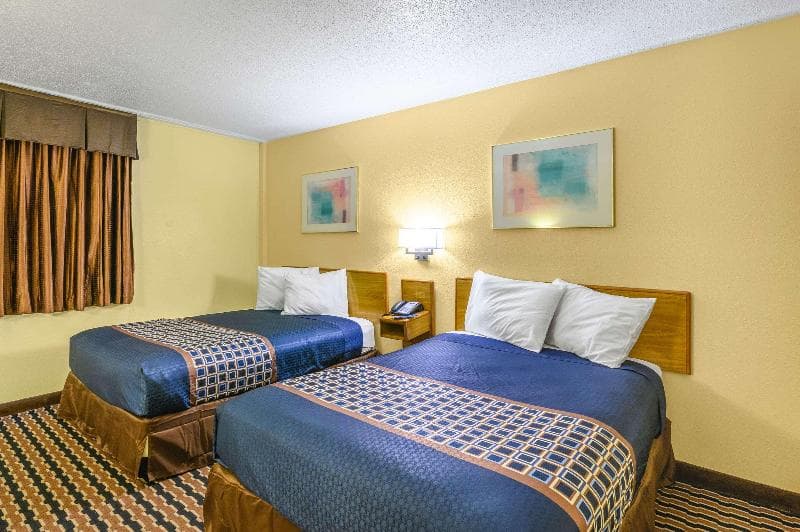 Rodeway Inn photo 1