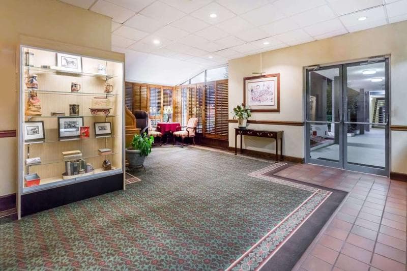 Ramada By Wyndham Perry Near Fairgrounds 4