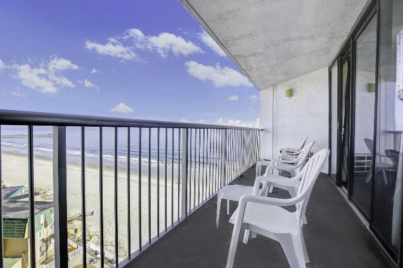 Sands Ocean Club Resort 3