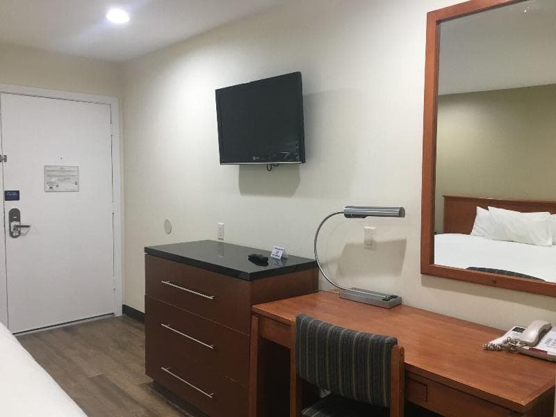 Simply Home Inn & Suites 4