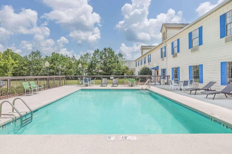 Days Inn By Wyndham Shallotte 5