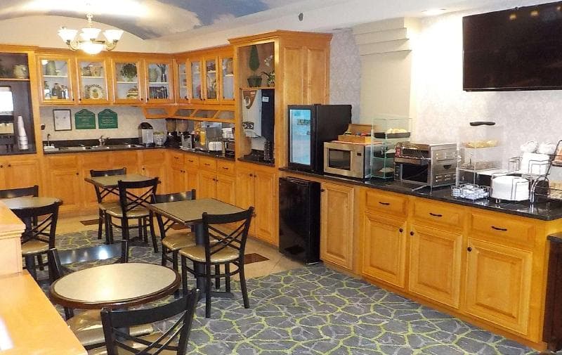 Surestay Plus Hotel By Best Western Warner Robins Afb 3