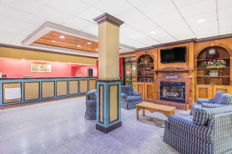 Ramada by Wyndham Macon 5