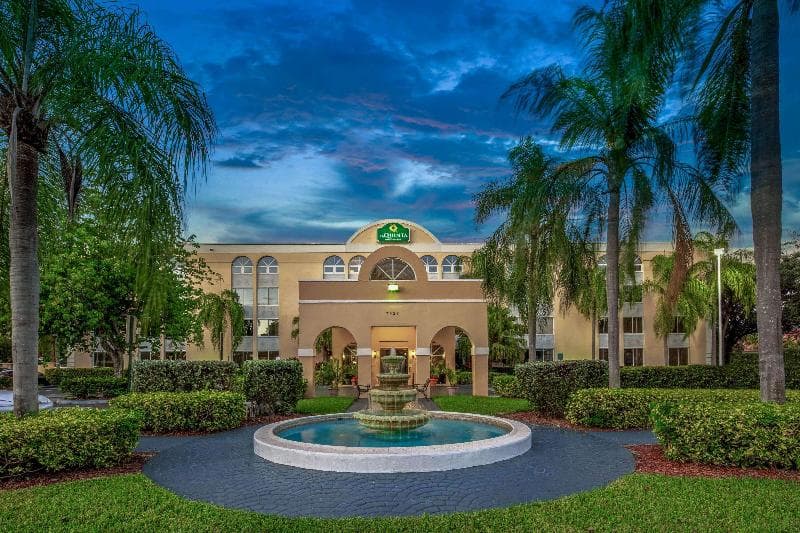 La Quinta Inn & Suites by Wyndham Miami Lakes 4