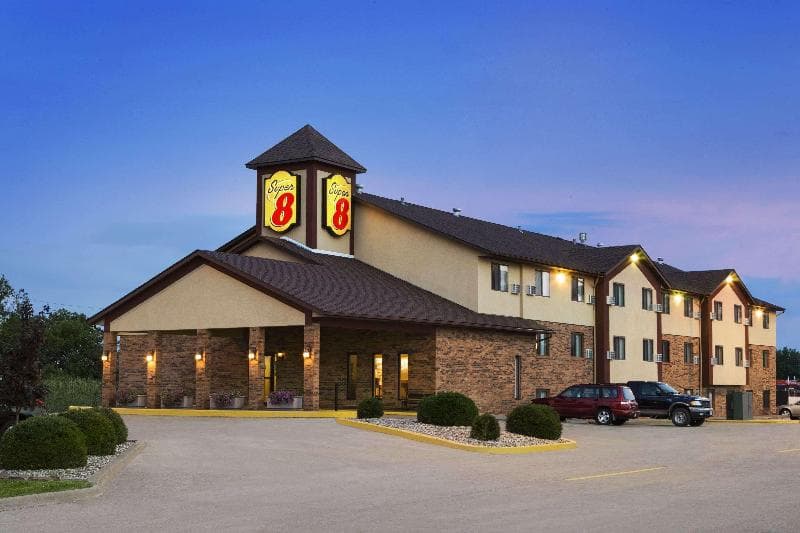 Super 8 by Wyndham Marion 5