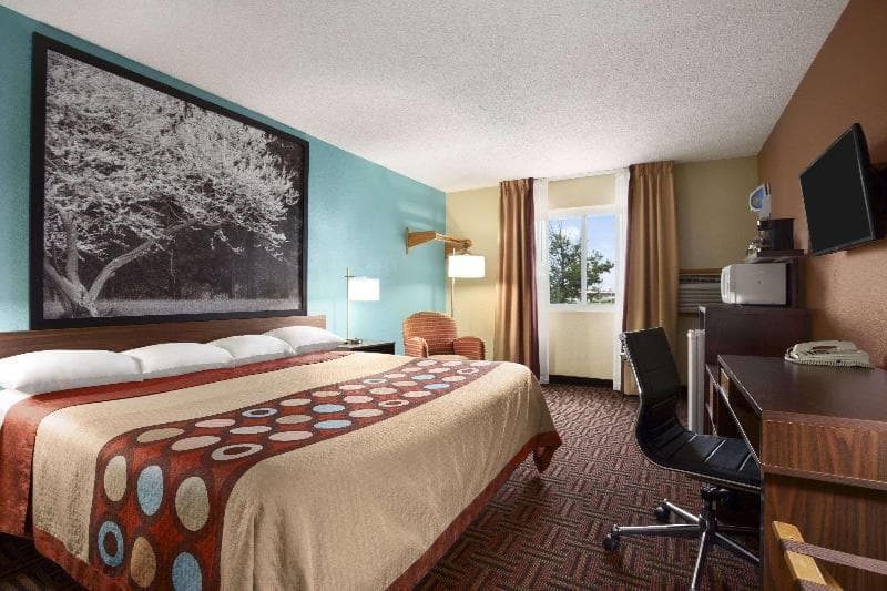 Super 8 by Wyndham Marion photo 1