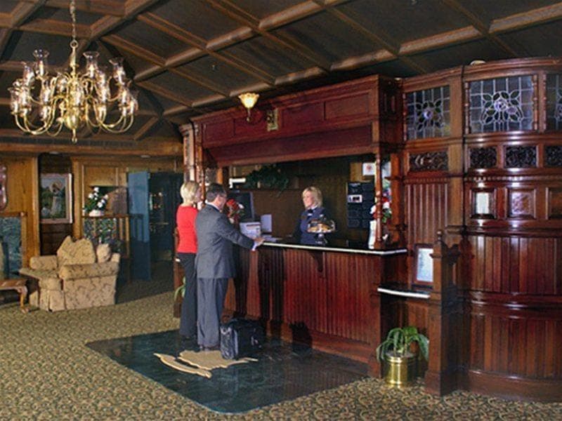 Historic Santa Maria Inn 3