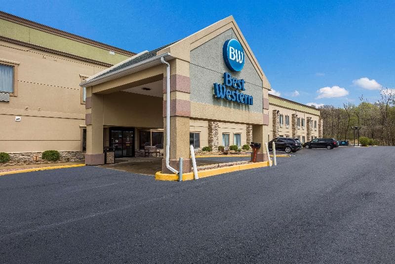 Best Western Crossroads Inn 5