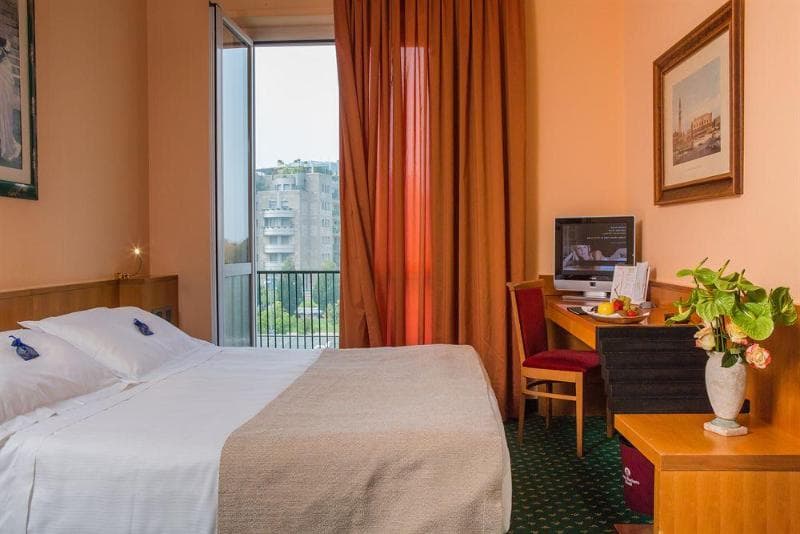 Santa Barbara Hotel Milan 3