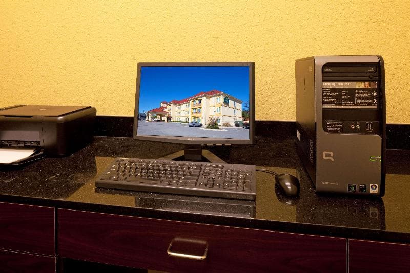 La Quinta Inn & Suites Mobile - Tillman's Corner photo 1