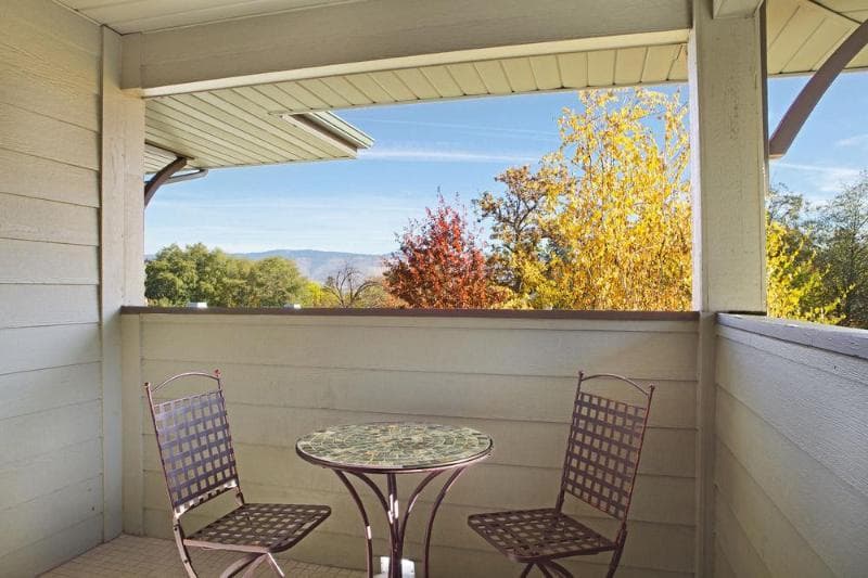 Plaza Inn & Suites At Ashland Creek 3
