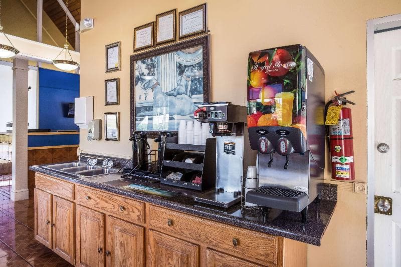 Super 8 By Wyndham Macon Ga 5
