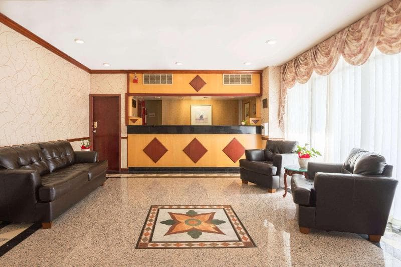 Ramada by Wyndham Pikesville/Baltimore North 4