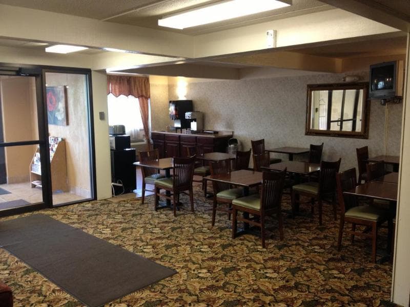 Budget Host Inn Mankato 3