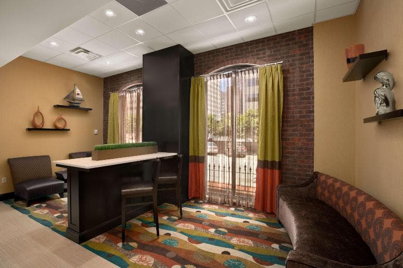 Days Inn By Wyndham Baltimore Inner Harbor 4