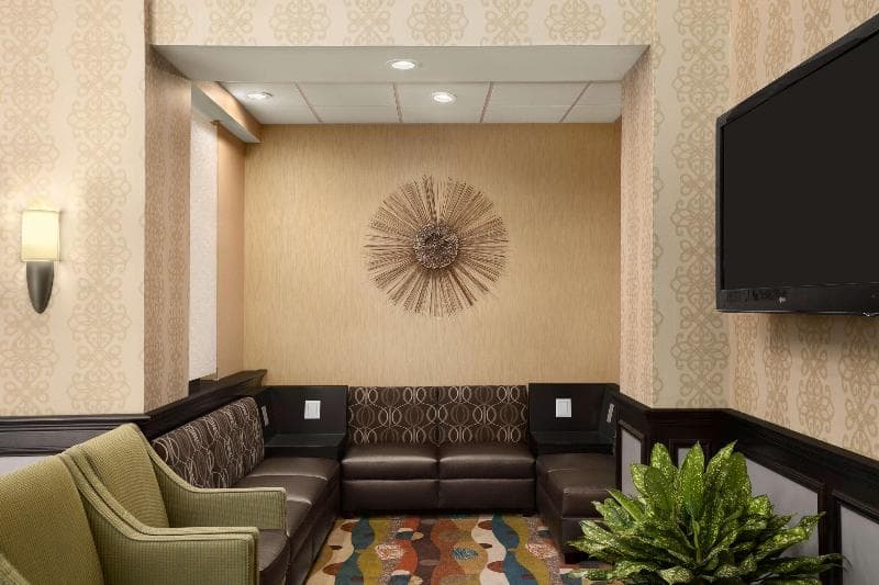 Days Inn By Wyndham Baltimore Inner Harbor 5