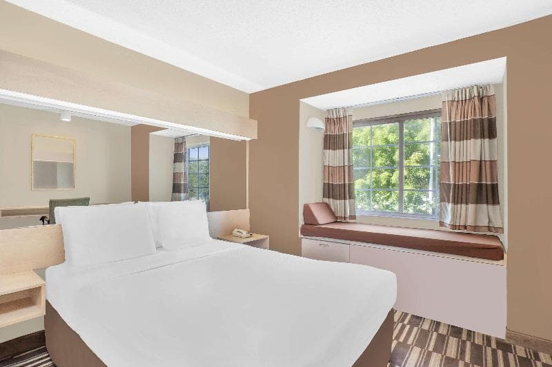 Microtel Inn & Suites by Wyndham Salisbury photo 1