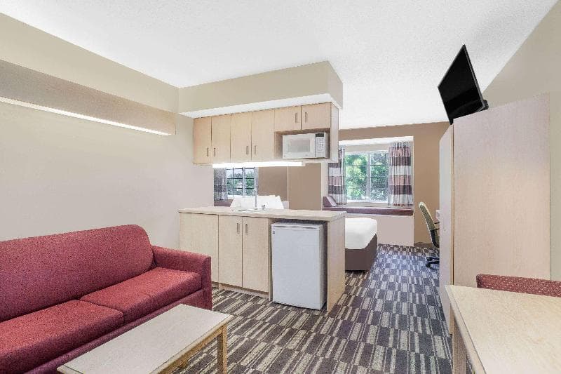 Microtel Inn & Suites by Wyndham Salisbury 4
