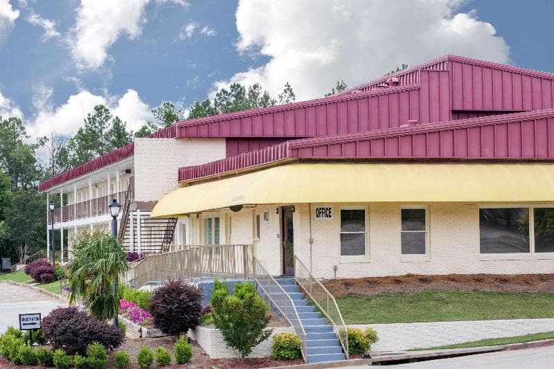 Days Inn By Wyndham Milledgeville 5