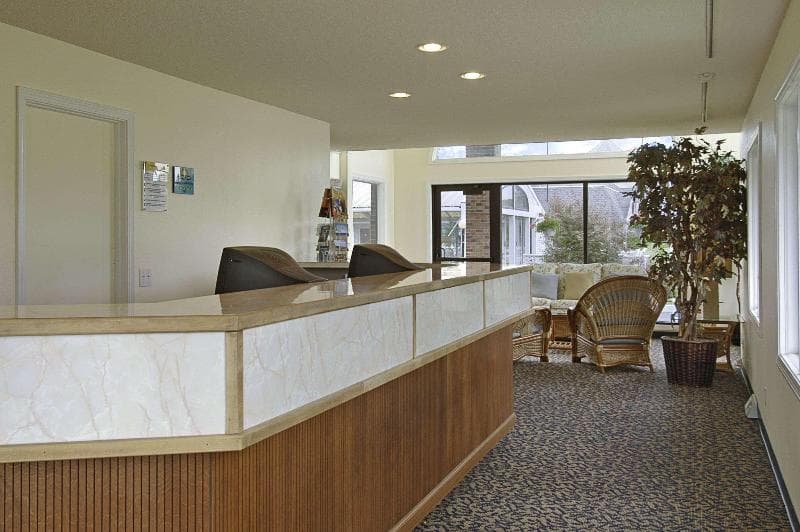 Days Inn by Wyndham Mackinaw City - Lakeview 3