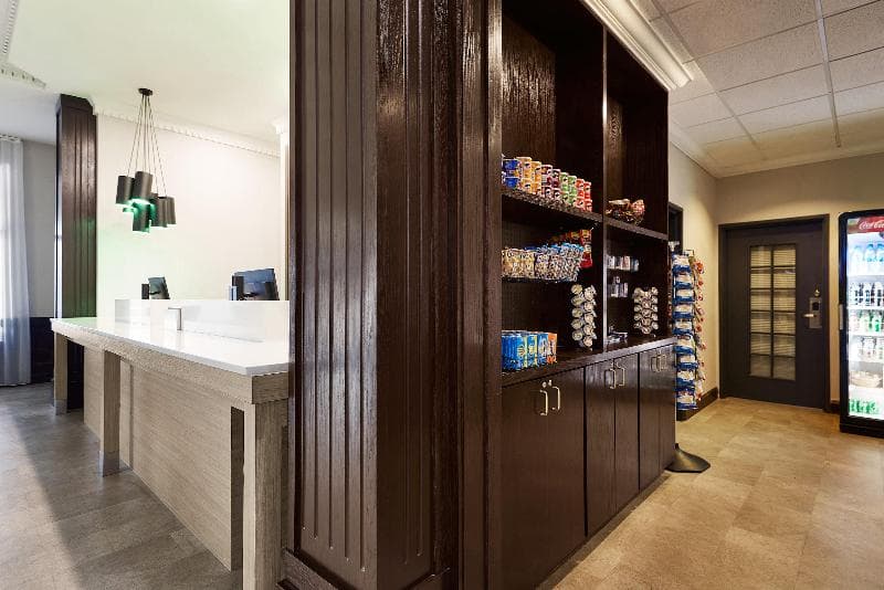 Holiday Inn & Suites Madison West 4
