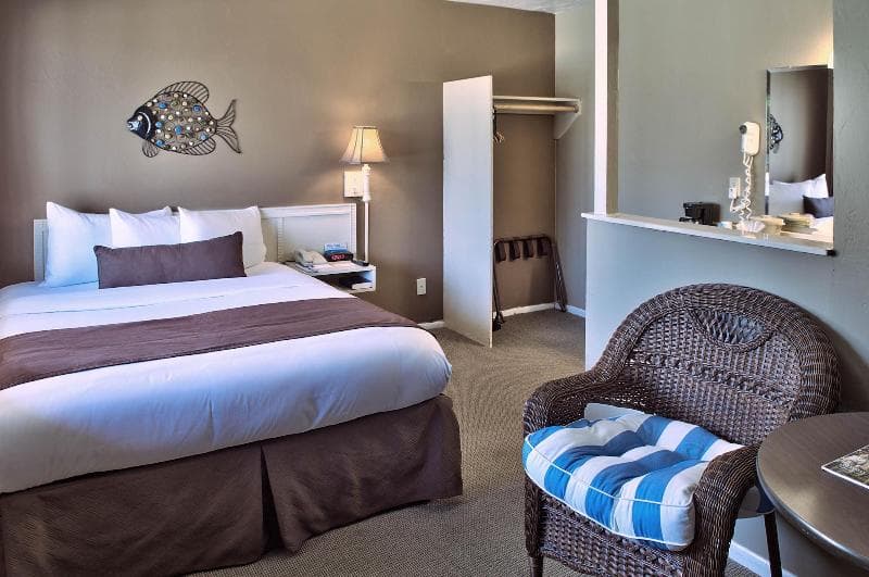 Lovers Point Inn 3