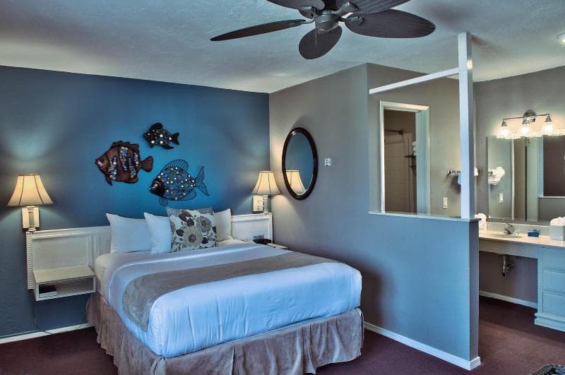 Lovers Point Inn 5