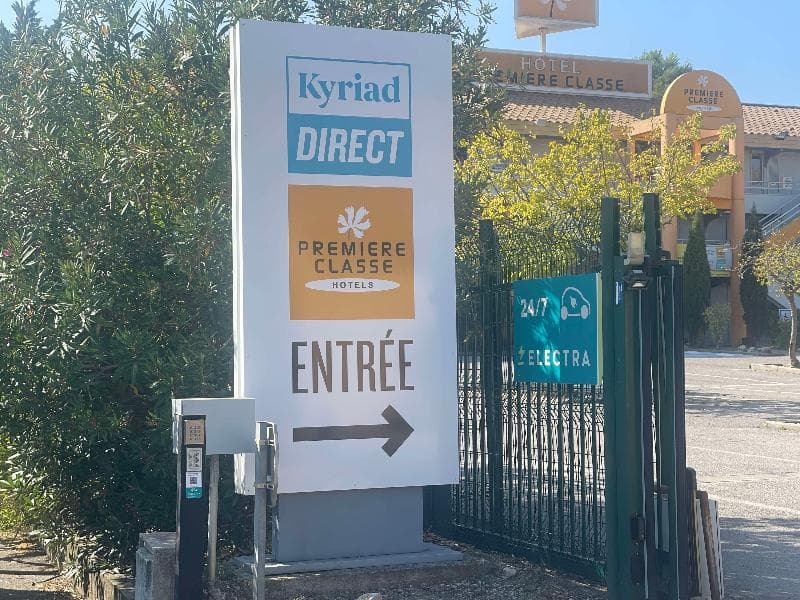 Kyriad Direct Montpellier Saint Jean De Vedas - La Peyriere main