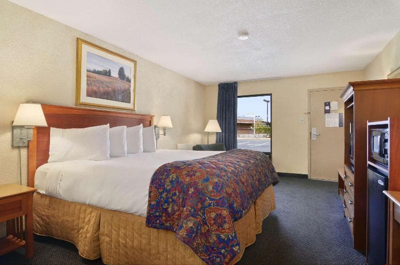 Baymont By Wyndham Macon I-75 photo 1