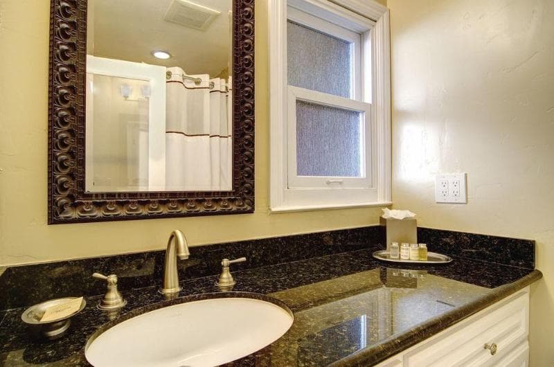 Wayside Inn photo 1