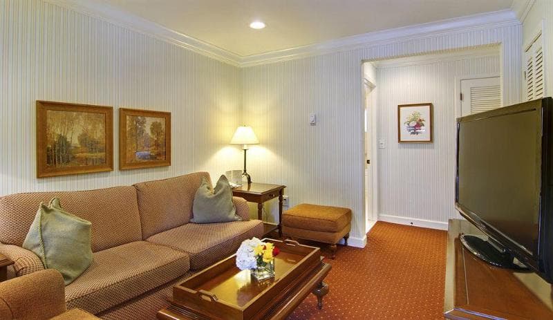 Wayside Inn 4