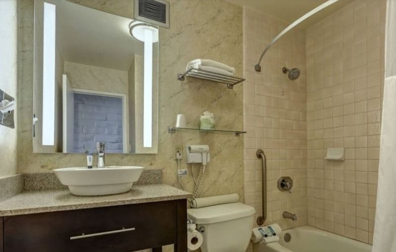 Red Lion Hotel Monterey 4