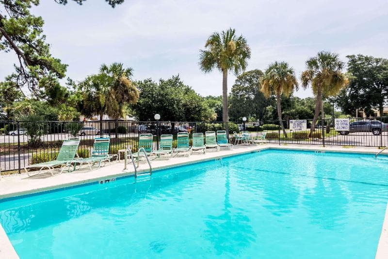 Days Inn By Wyndham Little River 4