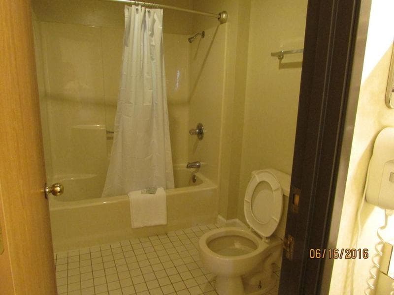 Great Lakes Inn Mackinaw City 5