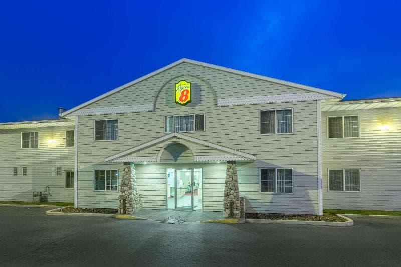 Super 8 By Wyndham Hamilton 5