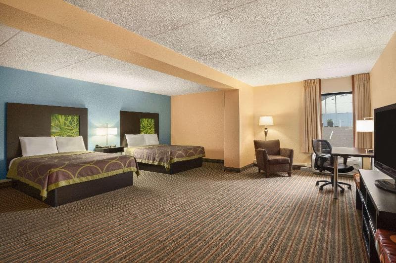 Super 8 by Wyndham Mount Laurel photo 1