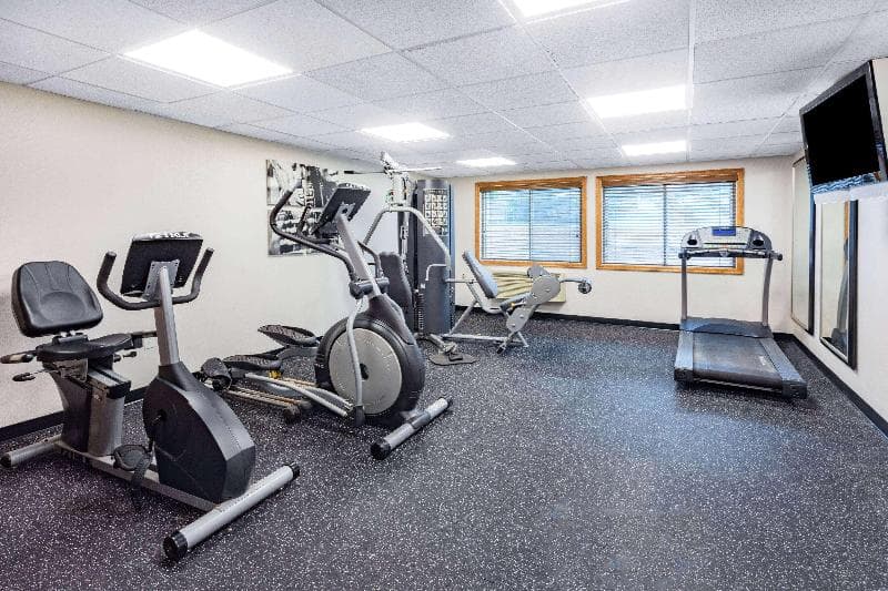 Baymont by Wyndham Brooklyn Center 2