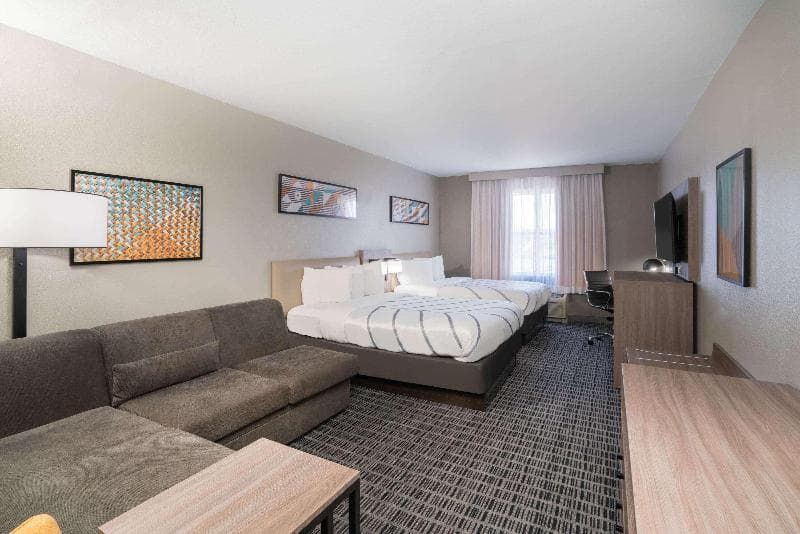 La Quinta Inn & Suites by Wyndham Montgomery 4