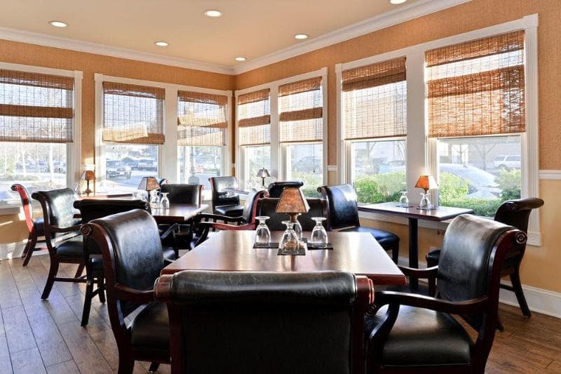 Majestic Inn & Spa 5