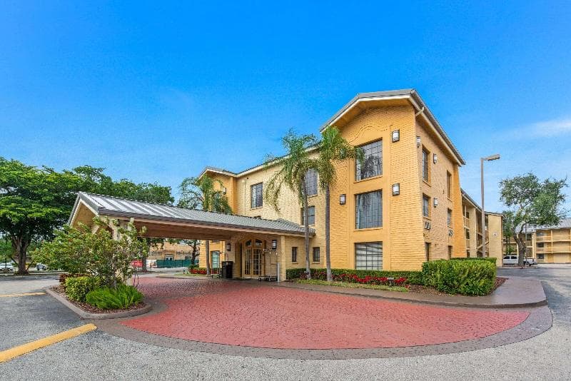 La Quinta Inn by Wyndham Miami Airport North 3