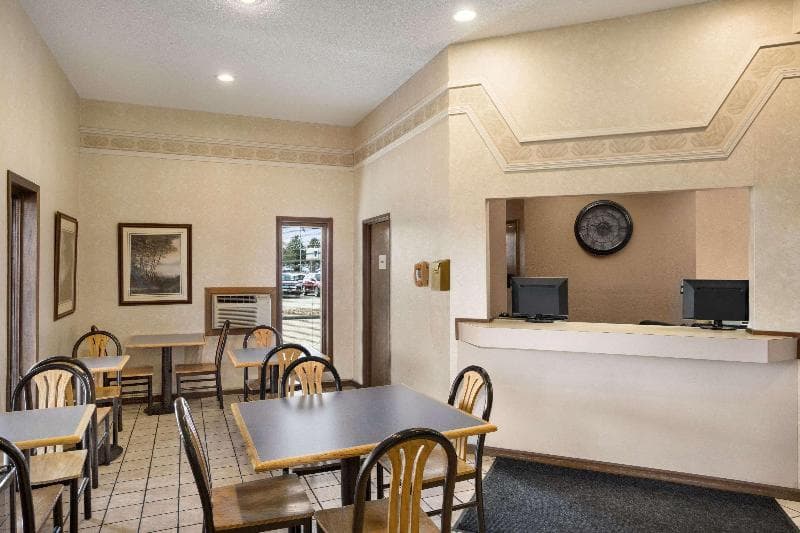 Super 8 By Wyndham Carbondale 2